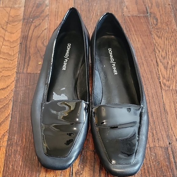 Donald J. Pliner Black Women's Loafers With Patent Accents Size 8.5 - Picture 6 of 10